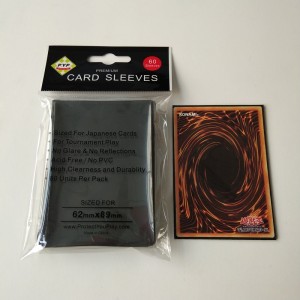 Tamaño pequeño japonésCubierta de la baraja de la tarjeta de Yugioh Matt Gaming Card Sleeve 62X89mm